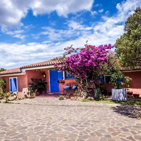 Luna Ruja Bed & Breakfast *