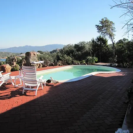 Luna Ruja Bed & Breakfast Cannigione