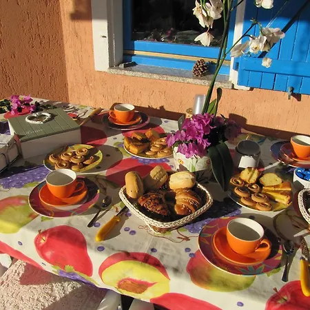 Luna Ruja Bed & Breakfast